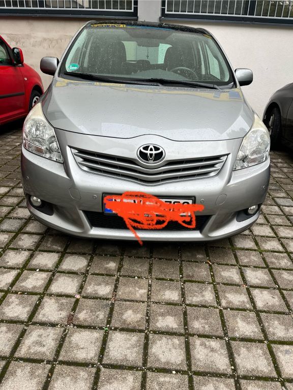 Toyota Verso 138.156 km 6.999 € München 81739
