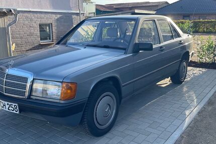 Mercedes-Benz 190 111.403 km 7.990 &euro; Großenaspe 24623