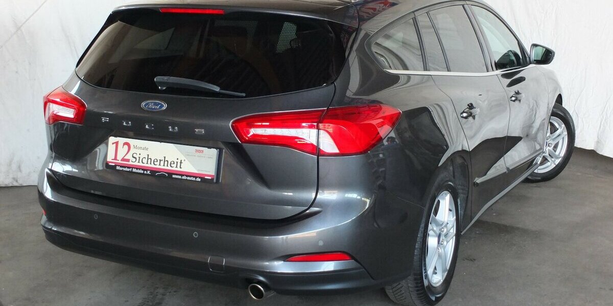 Ford Focus NAVI BLUETOOTH SHZ PARCTRONIC 1 HAND 131.112 km 10.908 &euro; Köln 50858
