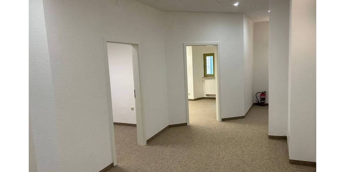 Gewerbeobjekt Altenburg Südost - 4 Zimmer, 156 m&sup2;, 1.000&euro; | Angebot:26028463