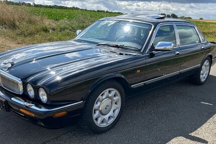 Jaguar Daimler 197.000 km 16.900 &euro; Bad Nauheim 61231