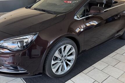 Opel Cascada 82.000 km 12.950 &euro; Detmold 32756