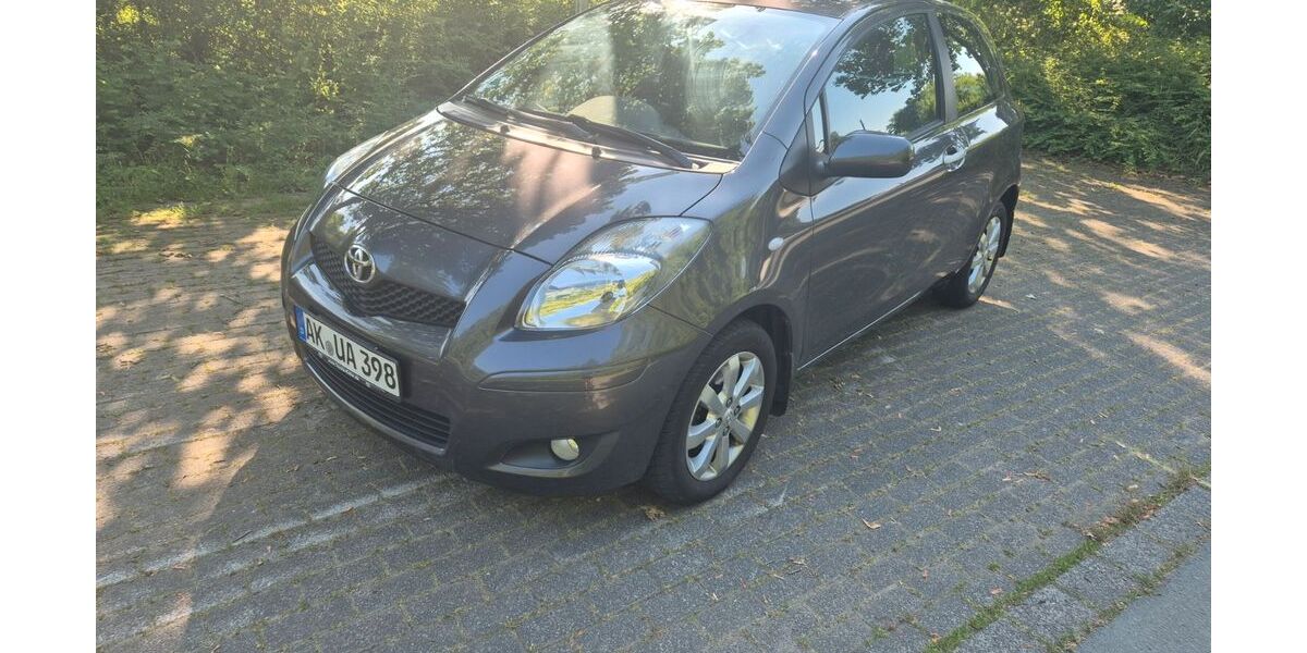 Toyota Yaris 109.500 km 3.400 &euro; Siegen 57078