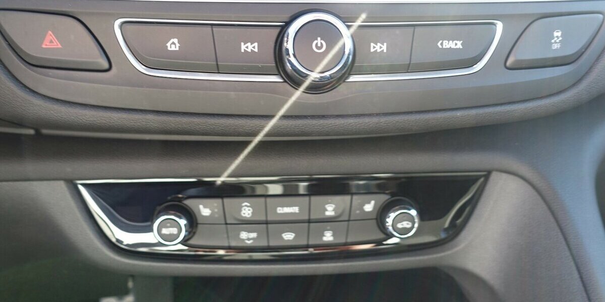 Opel Insignia Elegance Navi PDC Kamera Memory LED eGHSD 96.200 km 19.950 &euro; Neumarkt/OPf 92318