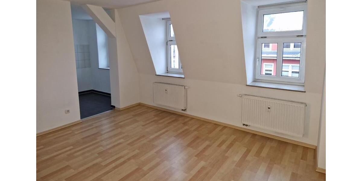 Dachgeschoßwohnung Freital - 3 Zimmer, 67 m&sup2;, 475&euro; | Angebot:26357500