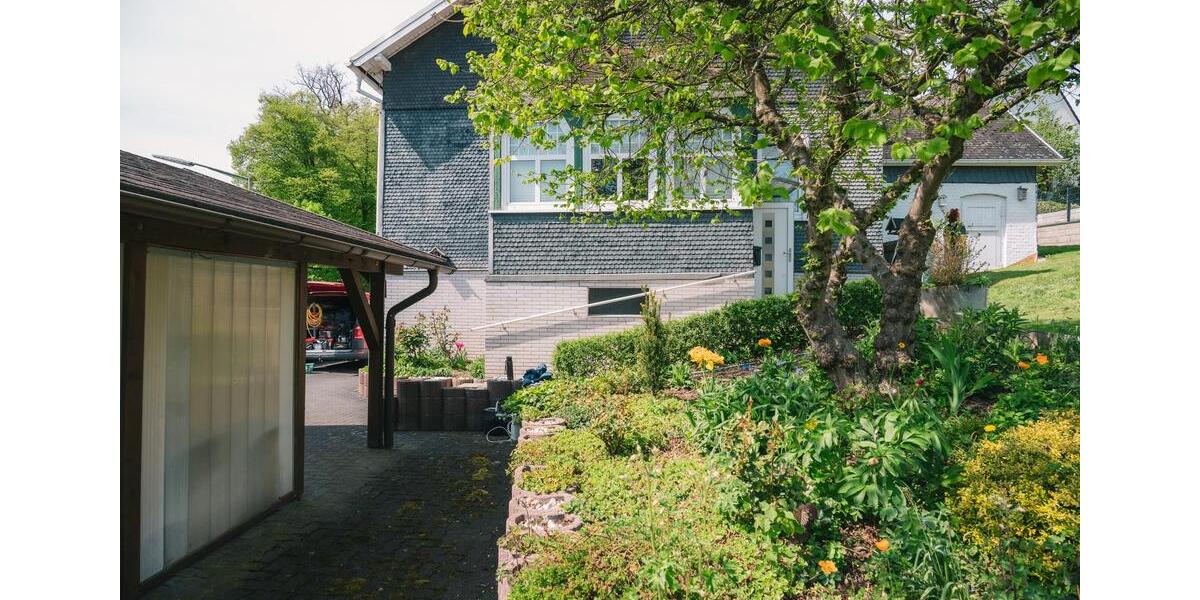 Einfamilienhaus Kreuztal - 6.5 Zimmer, 140 m&sup2;, 180.000&euro; | Angebot:26891467