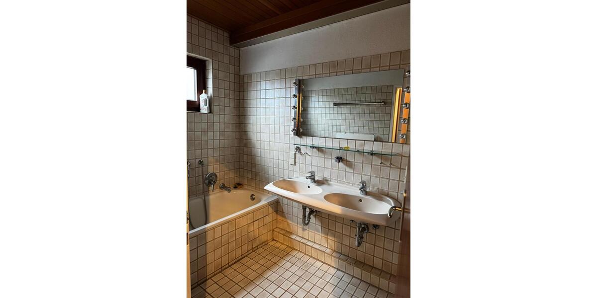 Etagenwohnung Mannheim Gartenstadt - 4 Zimmer, 90 m&sup2;, 1.500&euro; | Angebot:25027055