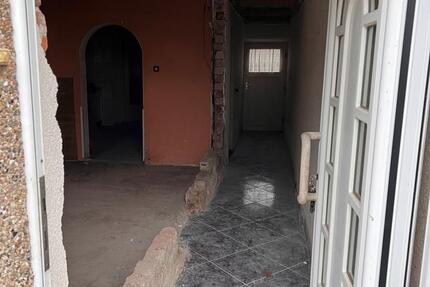 Handwerker aufgepasst! Sanierungsbedürftiges Einfamilienhaus 5 zimmer