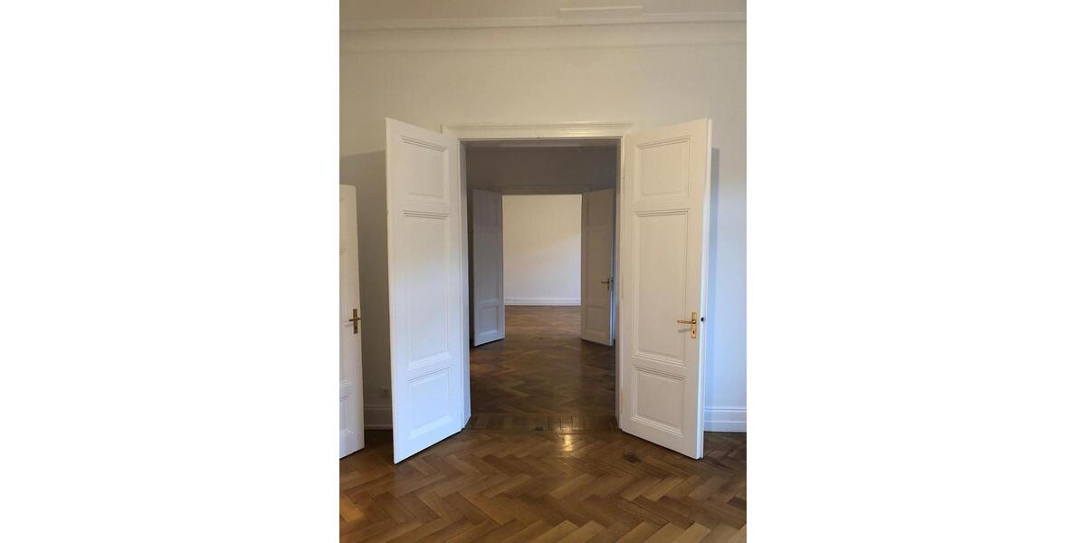 Etagenwohnung Wiesbaden Klarenthal - 5 Zimmer, 125 m&sup2;, 2.225&euro; | Angebot:26404973