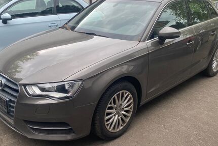 Audi A3 99.800 km 10.950 &euro; Grosshansdorf 22927