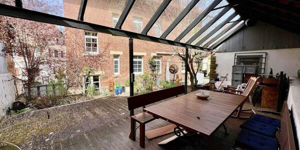 Historische Immobilie im Schweizer Stil: Saniertes Dreifamilienhaus mit Garten & Garage 8 zimmer