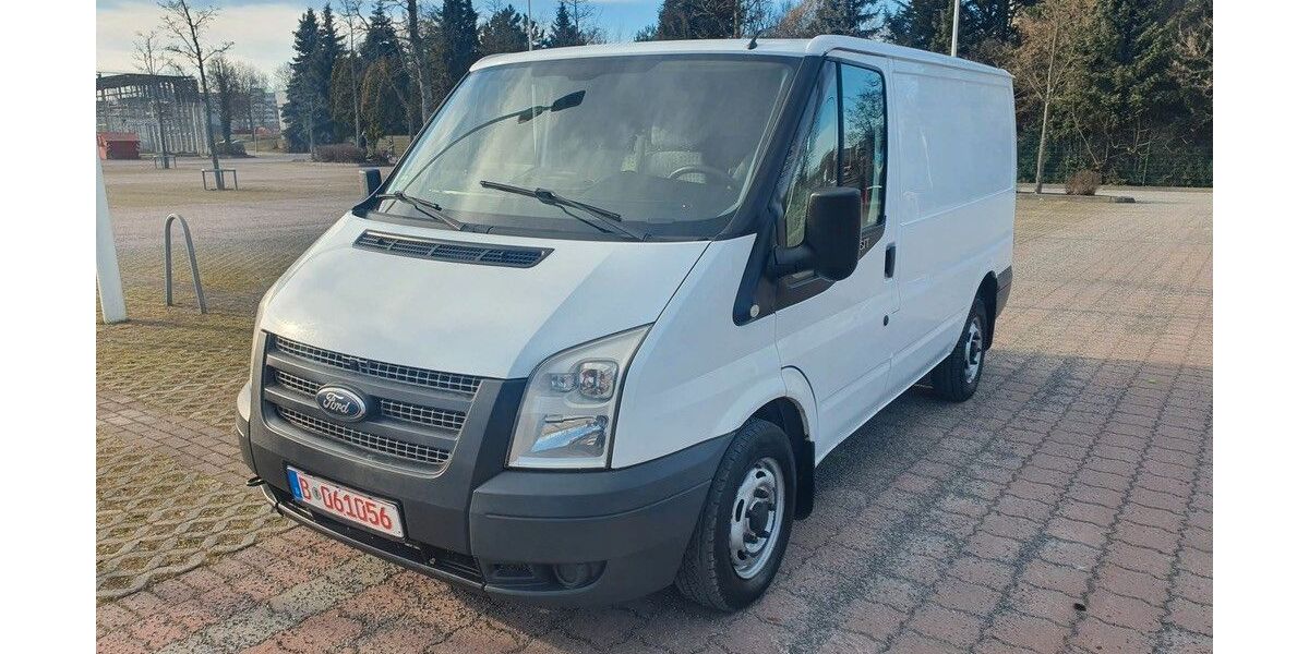 Ford Transit 325.883 km 3.400 &euro; Berlin 13055