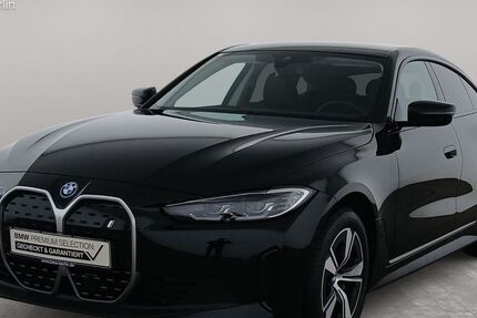 BMW i4 12.326 km 42.900 &euro; Berlin 12683