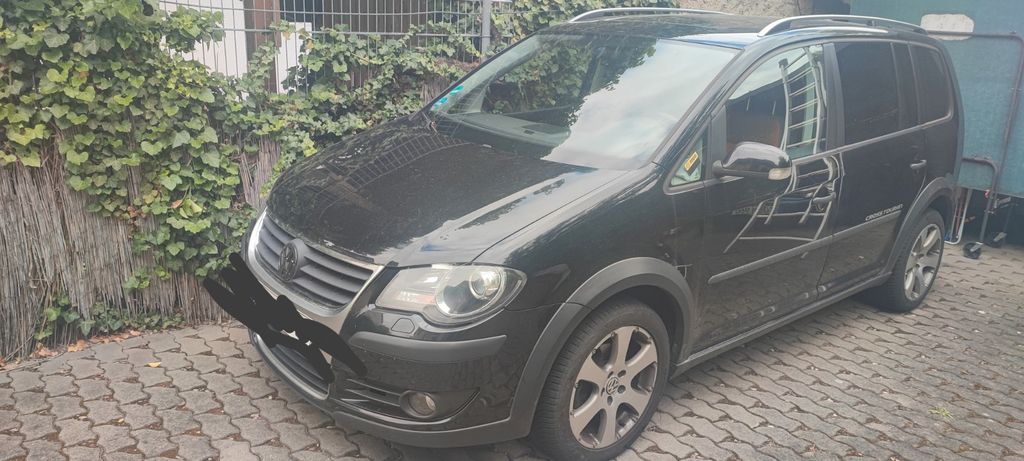 VW Touran 208.000 km 4.444 &euro; Leipzig 04205