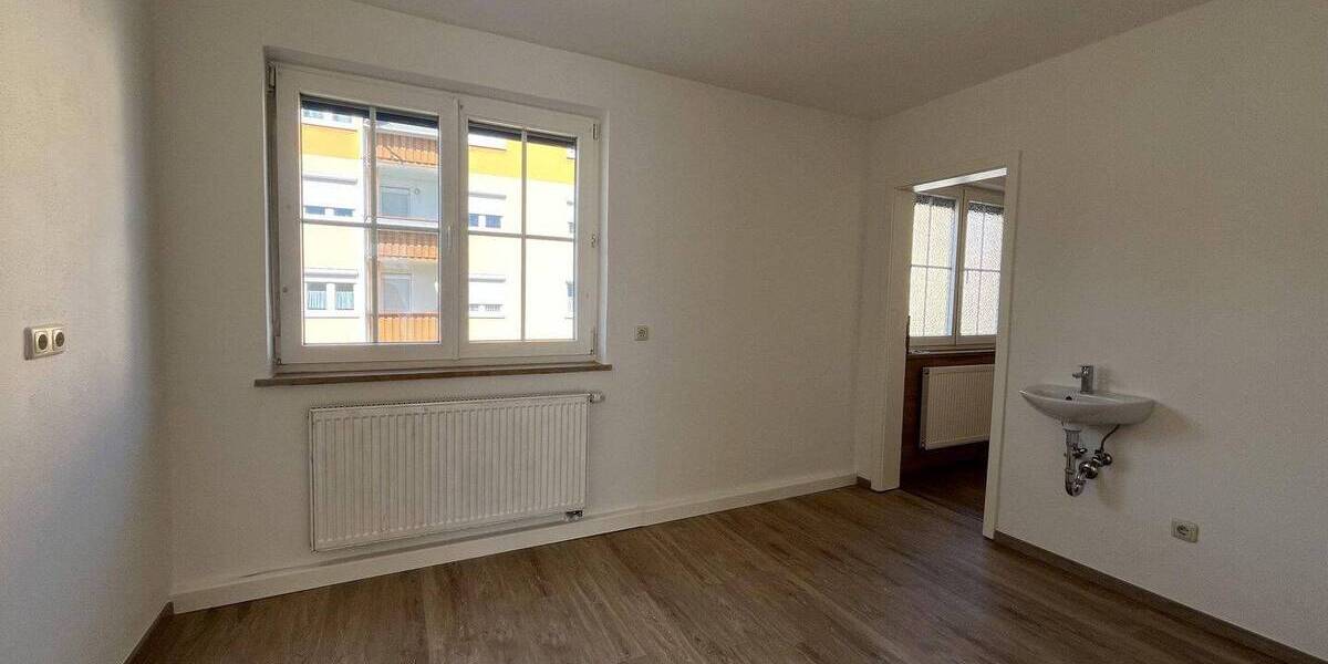 Mehrfamilienhaus, Wohnhaus Eggenfelden - 7 Zimmer, 245 m&sup2;, 650.000&euro; | Angebot:26306511