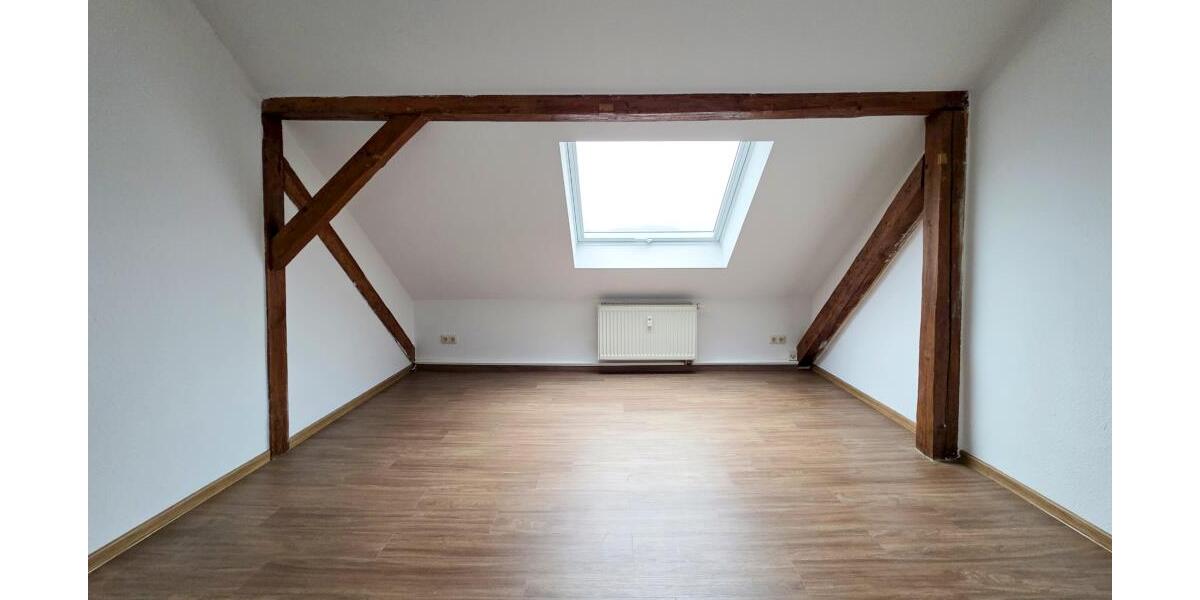 Schöne 3 Raum-Dachgeschoss Whg. mit Eckbadewanne - Dachgeschoßwohnung Gera Ostviertel | Angebot:26335591