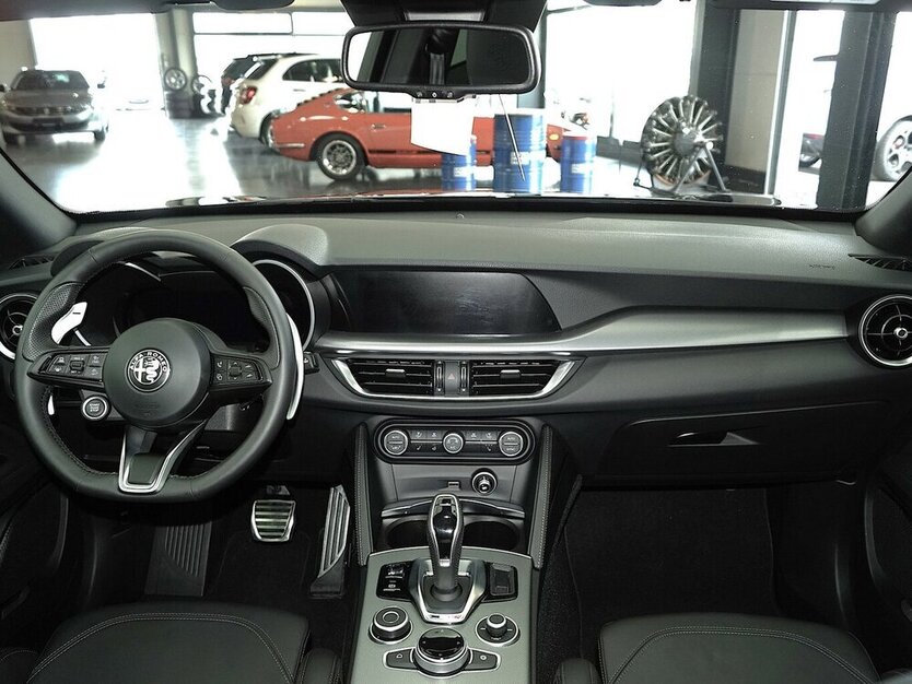 Stelvio 2.2 D Q4 AT Veloce ACC Vollleder