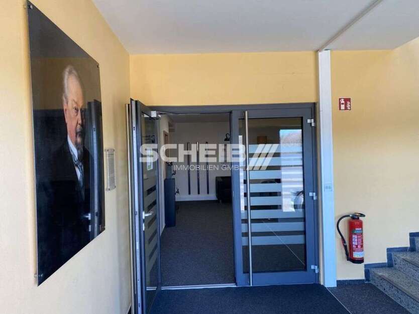 Büro in Schillingsfürst 2.275 € 350 m²