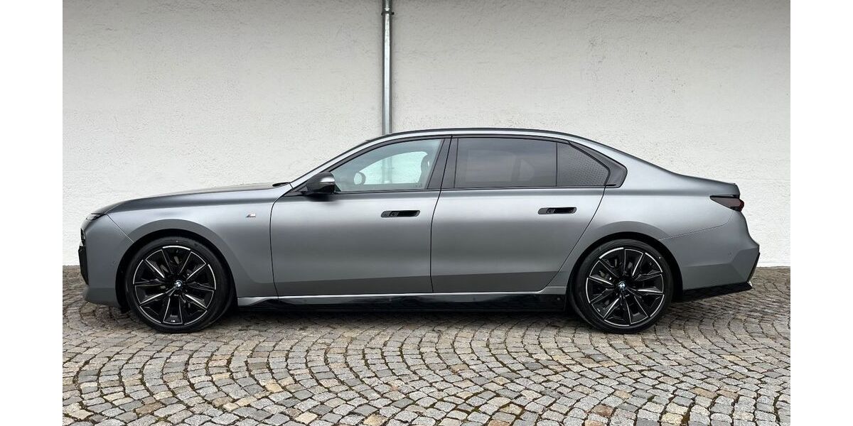 BMW i7 8.961 km 95.900 &euro; München 81245