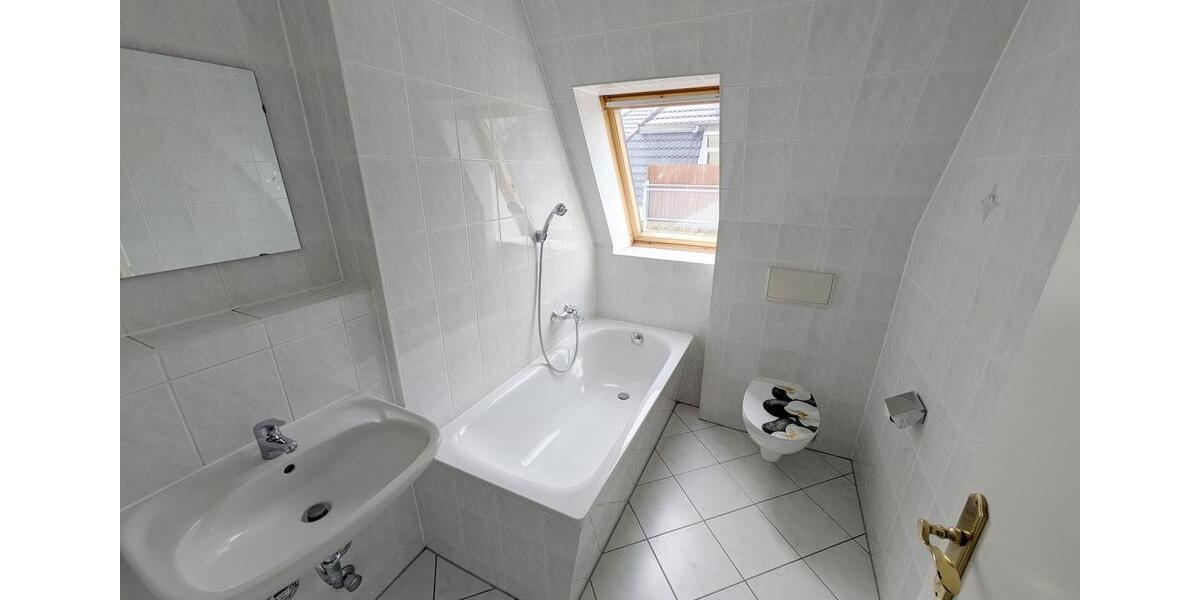 Dachgeschoßwohnung Zwickau Zwickau-West - 2 Zimmer, 48 m&sup2;, 360&euro; | Angebot:26404473