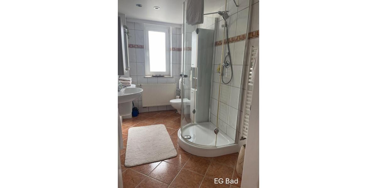 Einfamilienhaus Schleusingen - 9 Zimmer, 200 m&sup2;, 89.000&euro; | Angebot:26478260