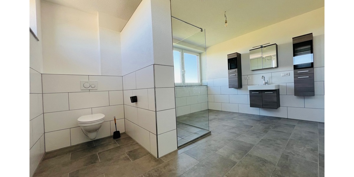 Moderne Gewerbeimmobilie (BJ 2023) mit offener und geschlossener Werkhalle, Büro und Wohnung - Gewerbeobjekt Horb am Neckar | Angebot:26131652