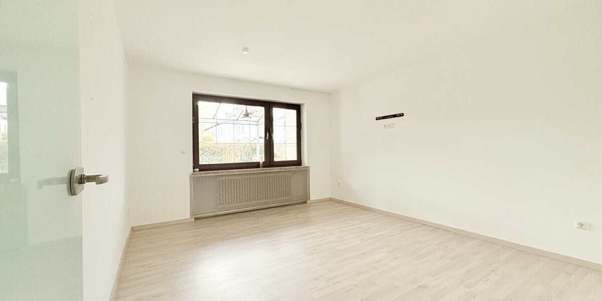***Attraktives 2-Familienhaus in ruhiger Lage – ideal für Familien oder Generationenwohnen*** - Zweifamilienhaus München Pasing-Obermenzing | Angebot:25853824
