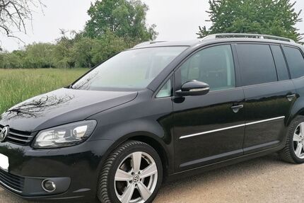 VW Touran 210.000 km 8.999 &euro; Stuttgart 70188