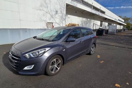Hyundai i30 128.500 km 7.400 &euro; Frankfurt/Main 65933