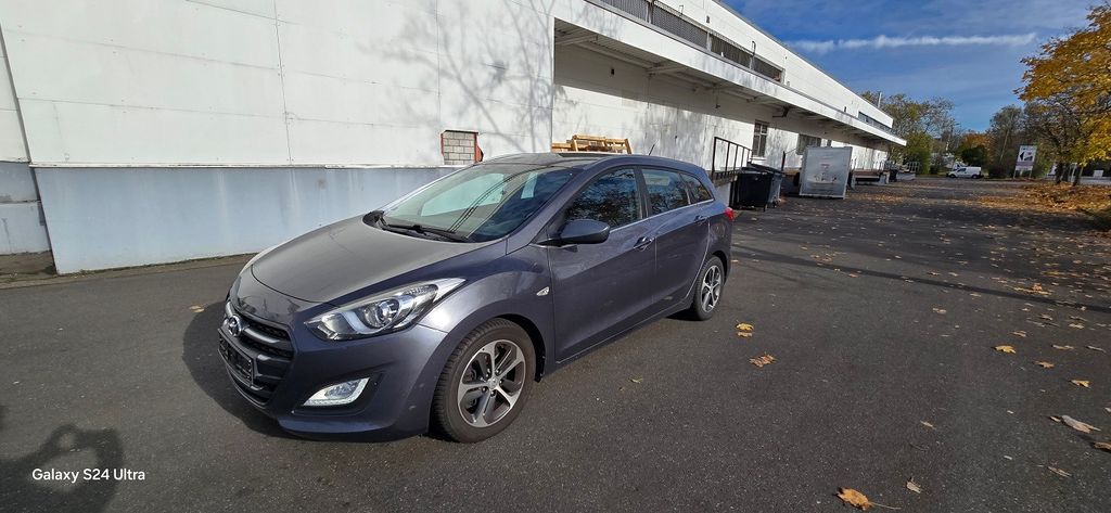 Hyundai i30 128.500 km 7.400 &euro; Frankfurt/Main 65933
