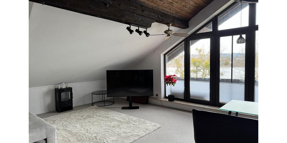 Dachgeschoßwohnung Königswinter - 3 Zimmer, 130 m&sup2;, 1.000&euro; | Angebot:24818713
