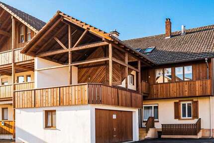 Haus zum Kaufen in Klettgau 375.000 € 245 m² 17 zimmer