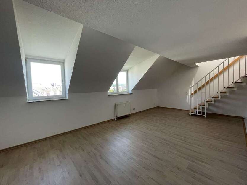 2-Zimmer-MaisonetteWohnung mit offener Küche in zentraler Lage!