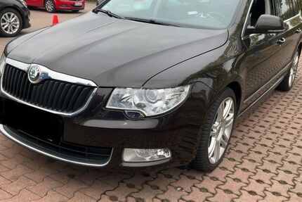 Skoda Superb 165.000 km 9.630 &euro; Lage 32791
