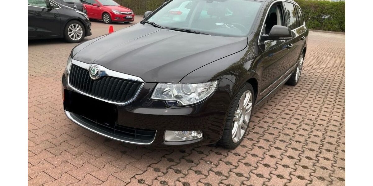 Skoda Superb 165.000 km 9.630 &euro; Lage 32791