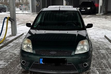 Ford Fiesta 157.000 km 2.150 &euro; Rellingen 25474