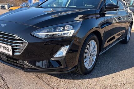 Ford Focus 17.676 km 18.550 &euro; Glauchau 08371