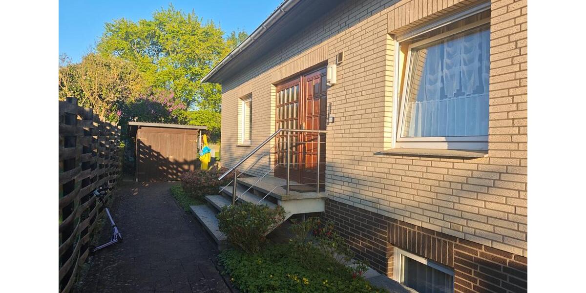 Erdgeschoßwohnung Wolfsburg Ehmen - 7 Zimmer, 200 m&sup2;, 1.150&euro; | Angebot:26154415