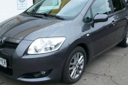 Toyota Auris 126.800 km 4.795 &euro; Wedemark 30900