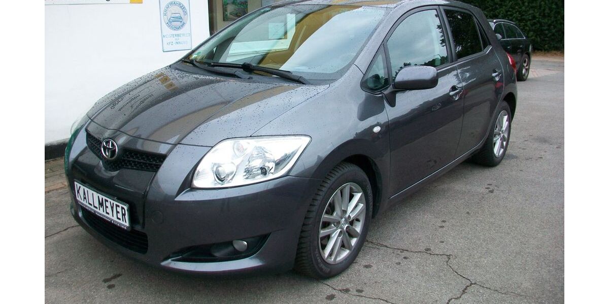 Toyota Auris 126.800 km 4.795 &euro; Wedemark 30900
