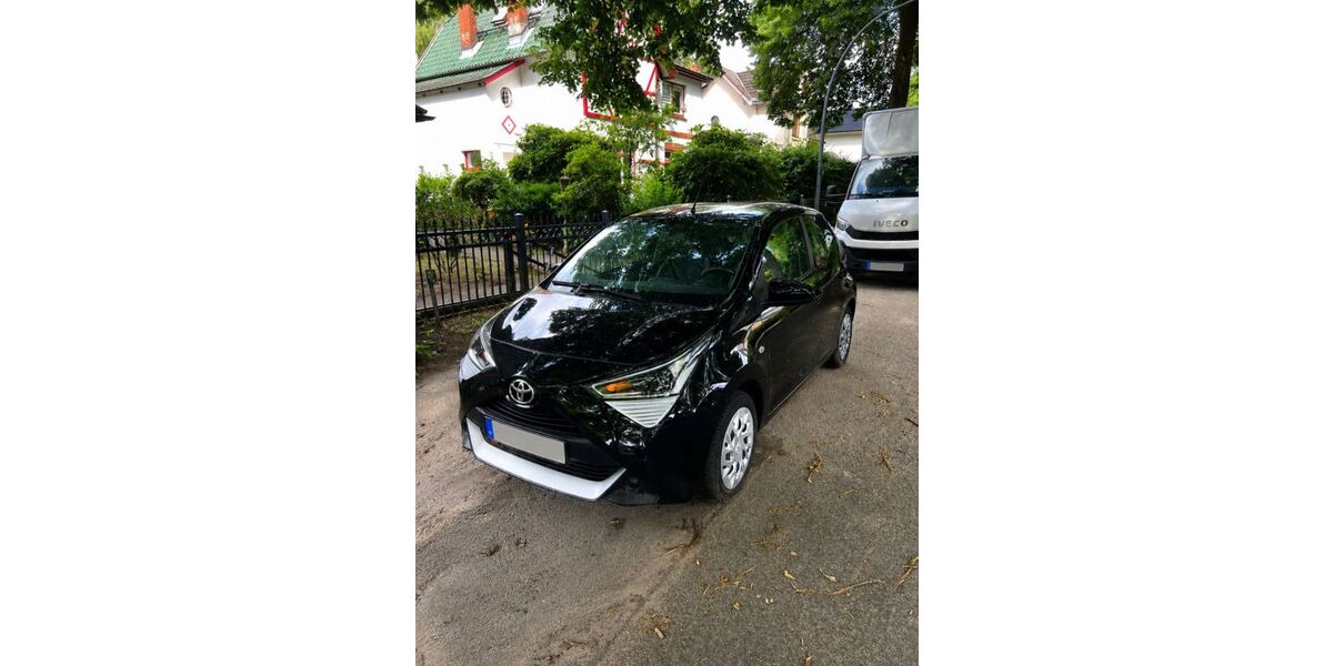 Toyota Aygo (X) 34.869 km 10.700 &euro; Hamburg 22043