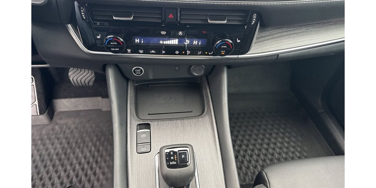 Nissan Qashqai Tekna XTronic *Navi/LED/el. Heckklappe/360 13.122 km 28.690 &euro; Bamberg 96052