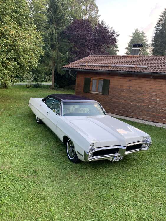 Pontiac Bonneville 98.000 km 25.000 € Penzberg 82377
