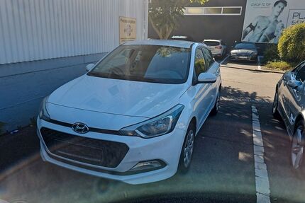 Hyundai i20 120.000 km 4.200 &euro; Leonberg 71229