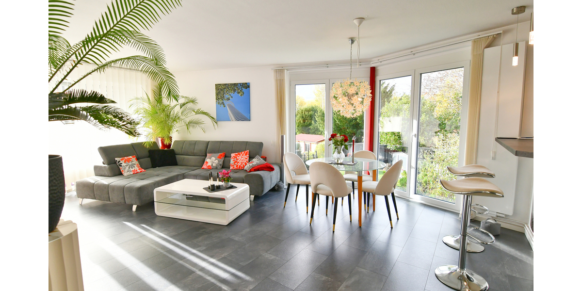 Schöne Wohnung mit 1a Infrastruktur + 2 TG Plätze 3 zimmer