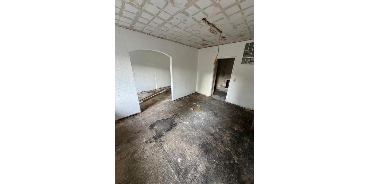 Reihenhaus Selb - 7 Zimmer, 120 m&sup2;, 85.000&euro; | Angebot:27239372