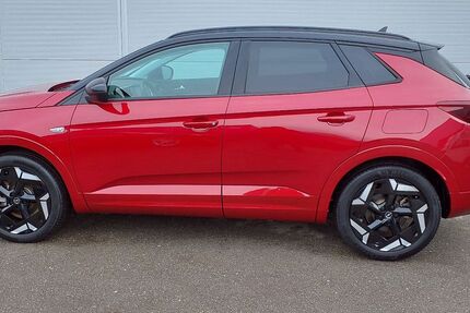 Opel Grandland (X) 12.200 km 26.950 &euro; Bad Schussenried 88427