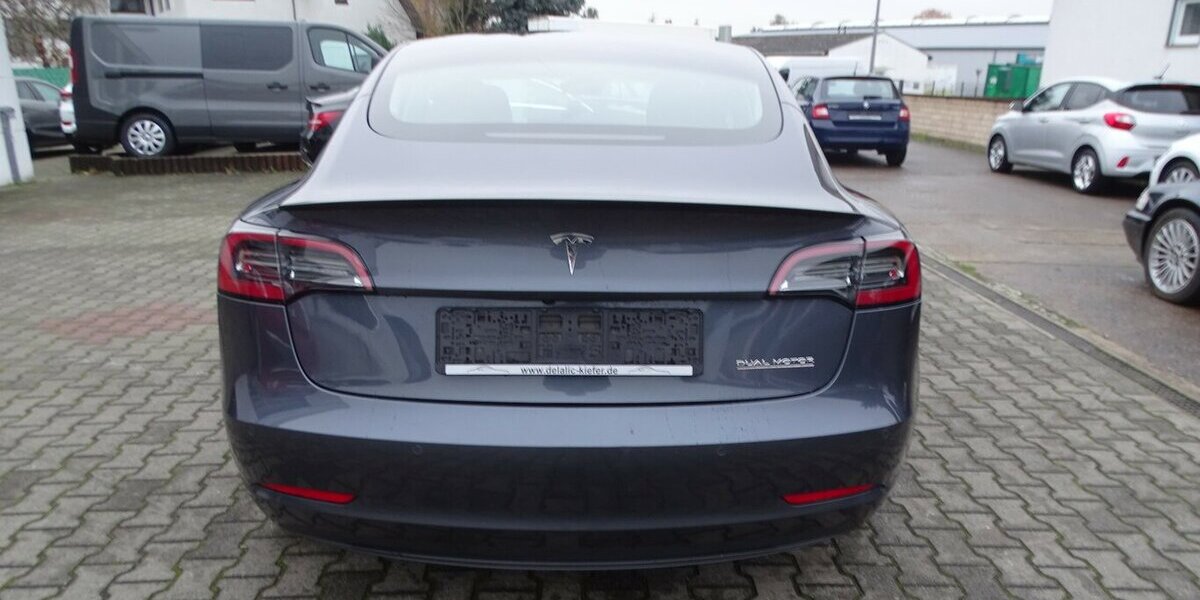 Tesla Model 3 Performance 38.031 km 29.890 &euro; Rodgau 63110