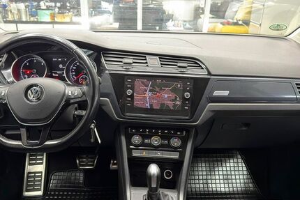 VW Touran 145.088 km 18.499 &euro; Niestetal 34266