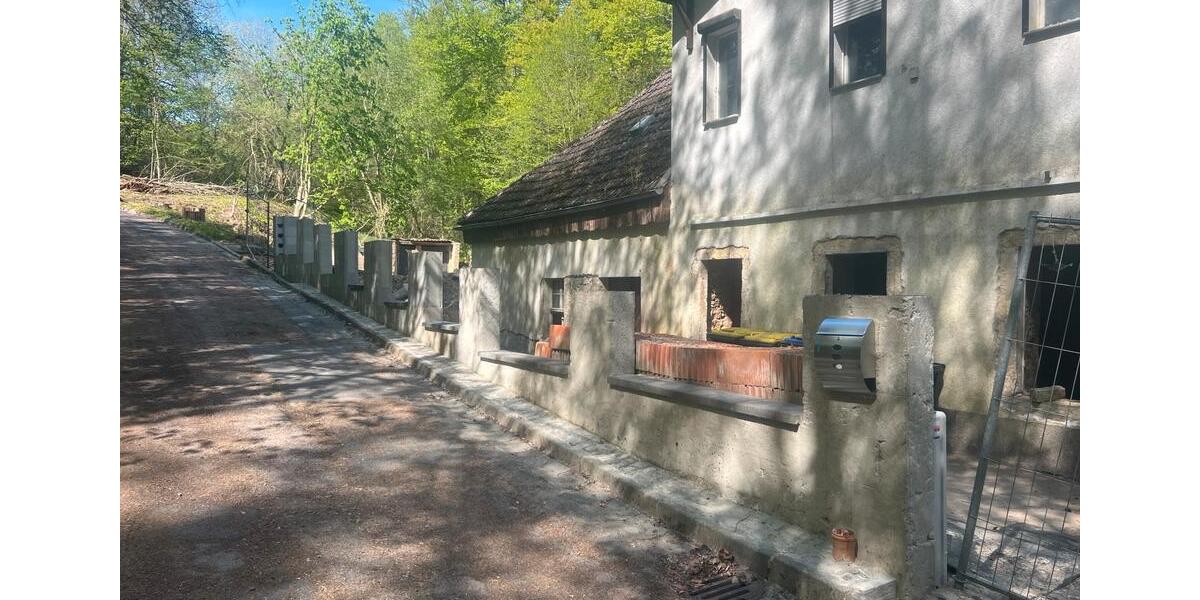 Einfamilienhaus Roßwein - 8 Zimmer, 160 m&sup2;, 150.000&euro; | Angebot:26426951